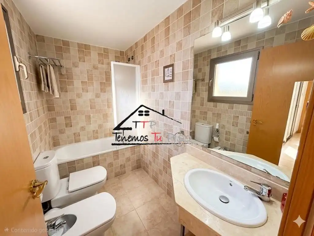 Baño de Apartamento en venta en Benicarló con Aire acondicionado, Terraza y Amueblado