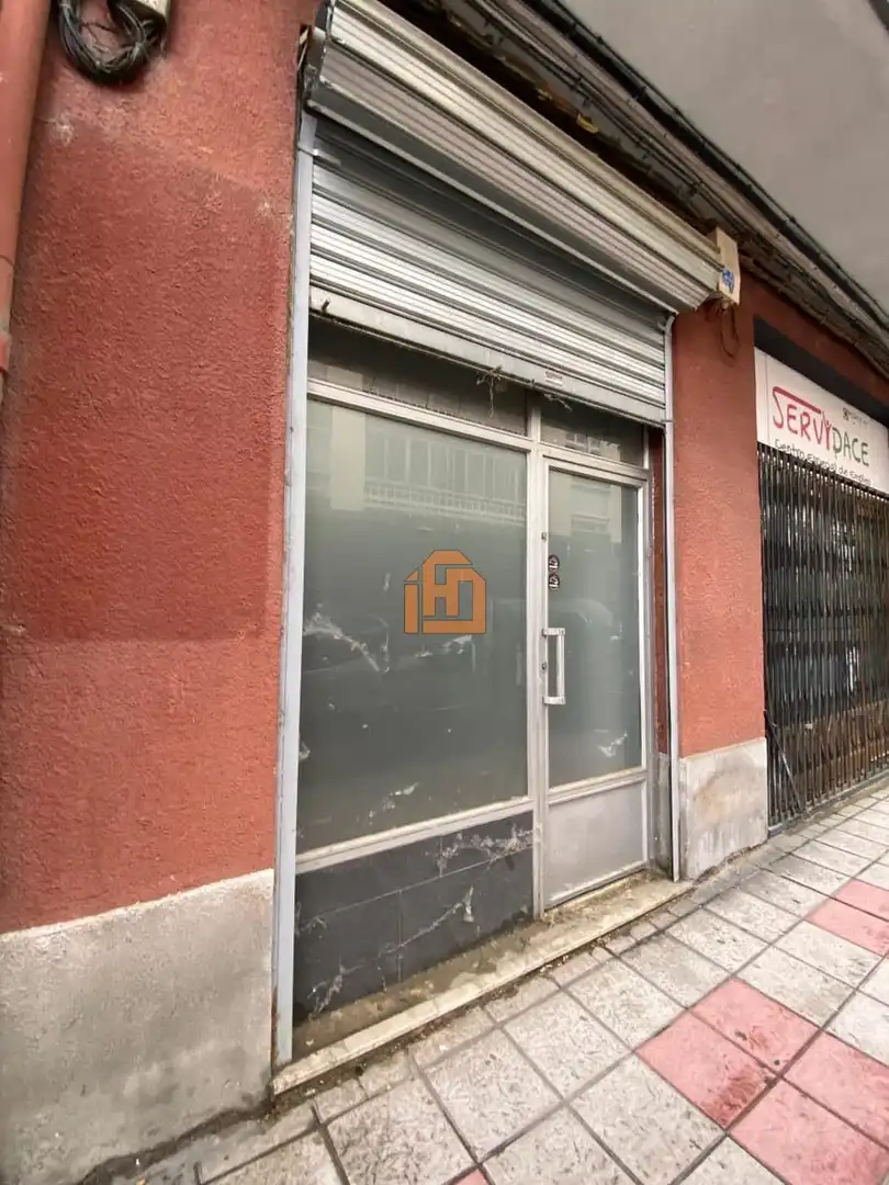Vista exterior de Local de lloguer en León Capital 