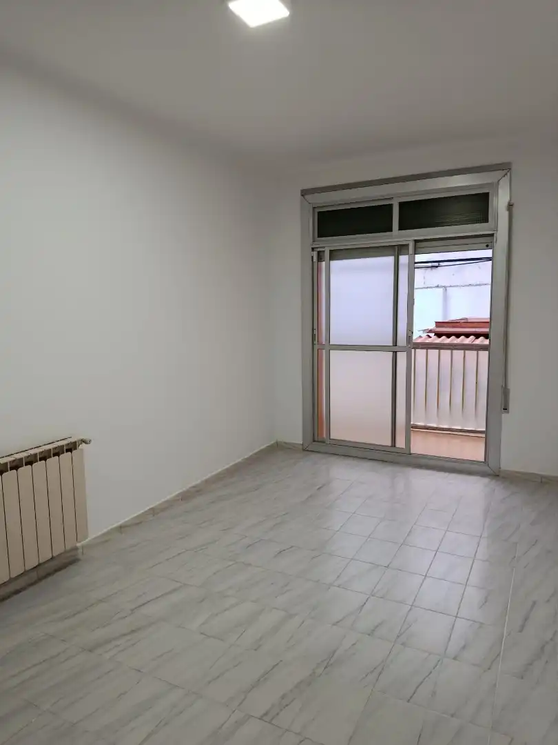 Dormitori de Pis en venda en Badalona amb Aire condicionat, Calefacció i Balcó