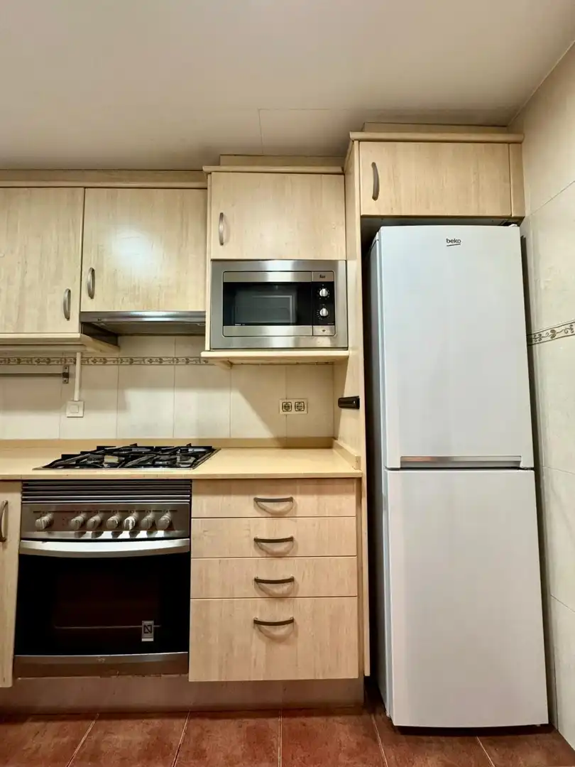 Cuina de Pis de lloguer en Valencia amb Aire condicionat, Parquet i Moblat