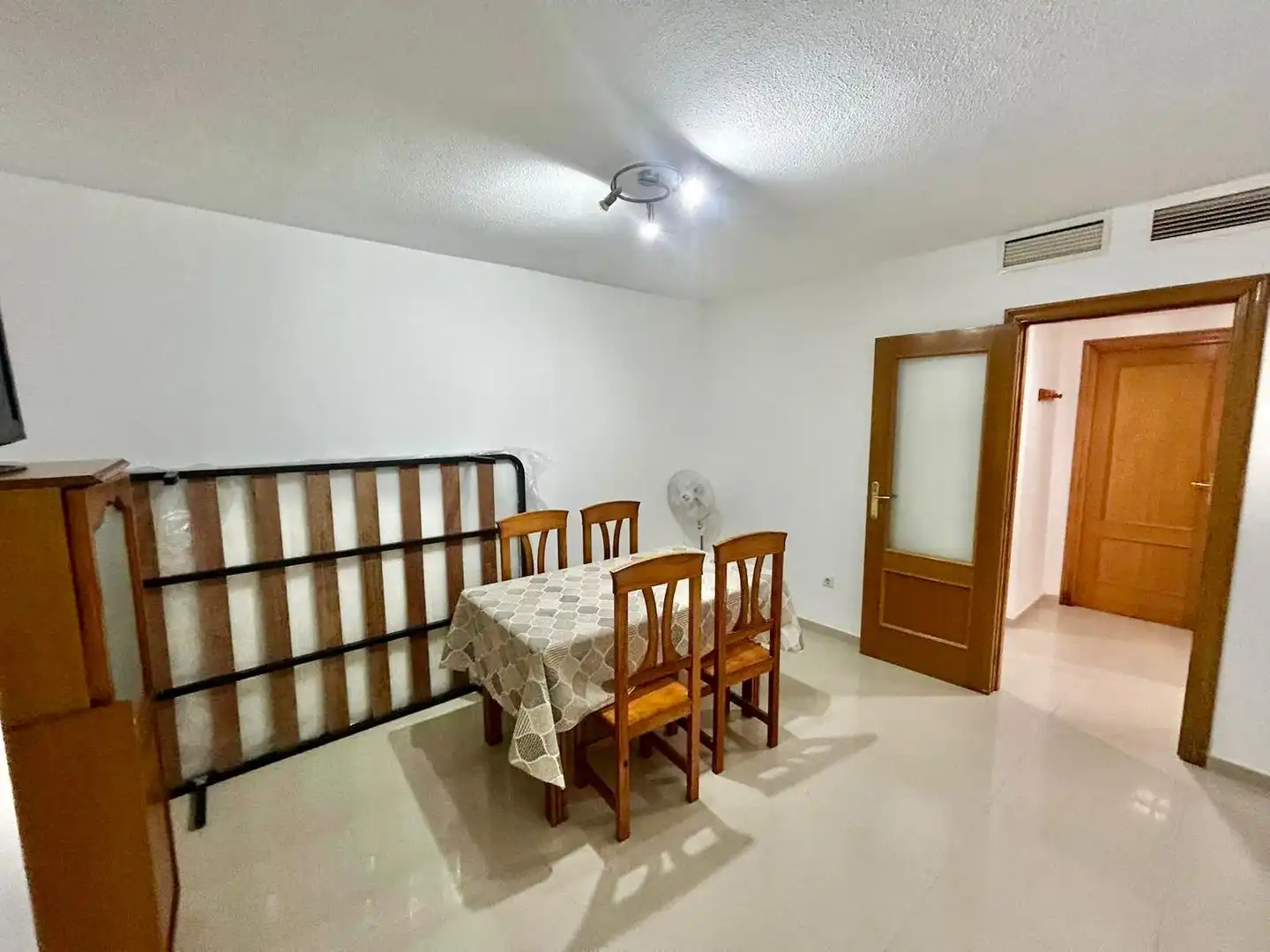 Wohnung zur Miete in Carrer Alicante, Haygon - Universidad