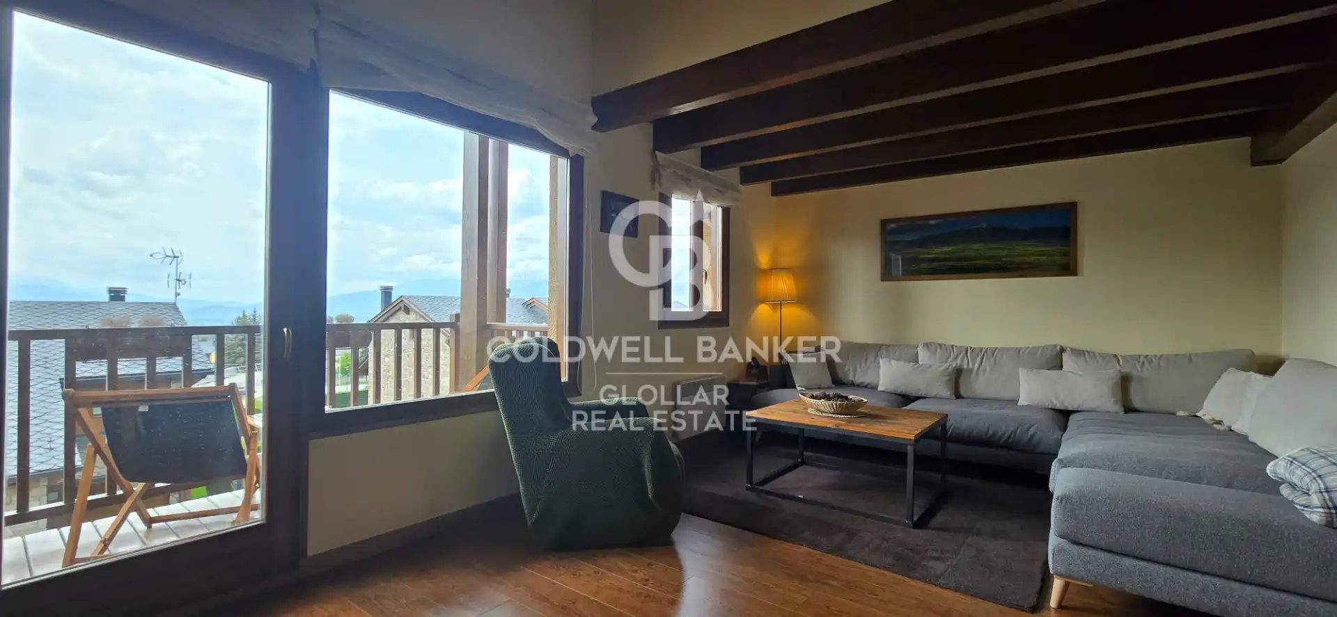 Living room of Duplexes for rent in Osséja  with Parquet flooring, Terrace and Furnished