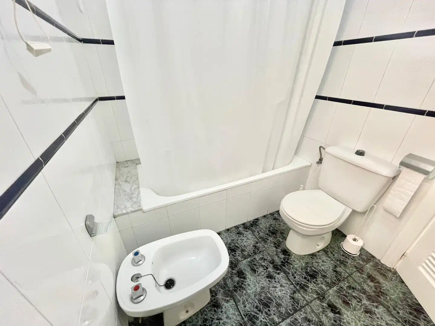 Apartment with pool to rent in Playa de los Locos, imagen 11