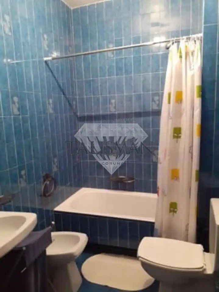 Baño de Piso en venta en Vilagarcía de Arousa con Trastero, Amueblado y Balcón