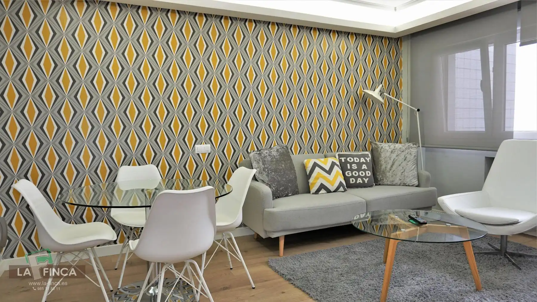 Wohnzimmer von Wohnungen zur Miete in Oviedo  mit Heizung