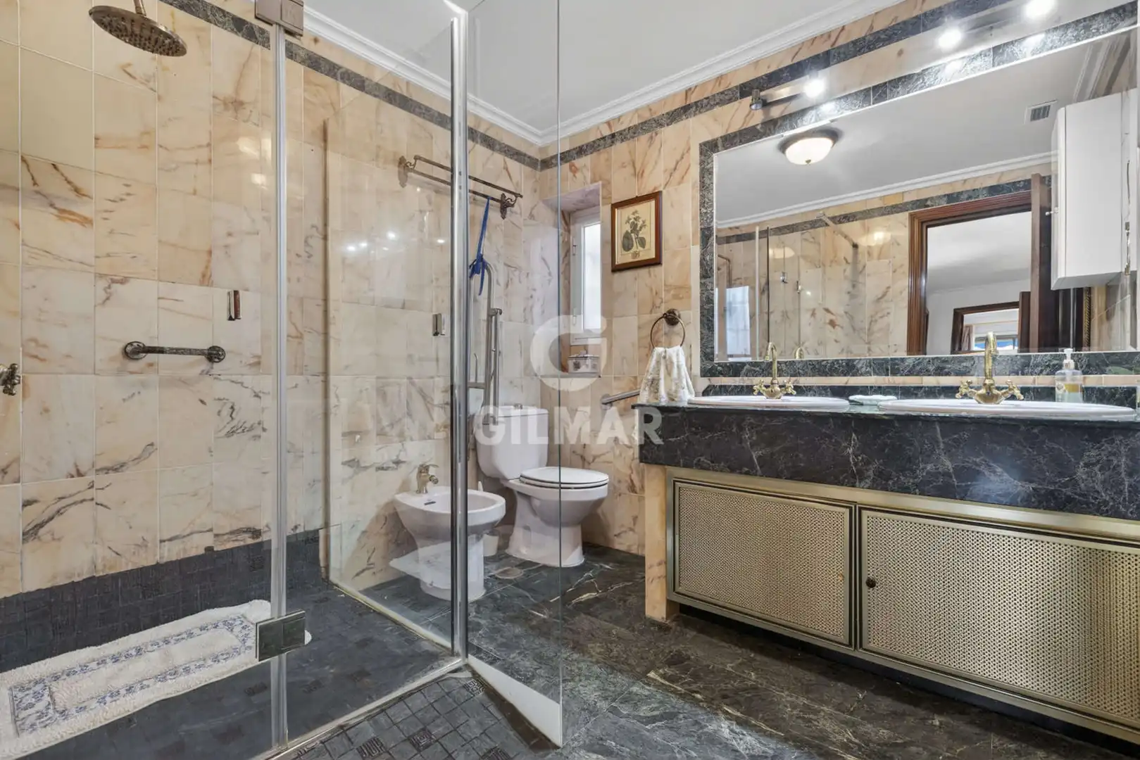 Baño de Piso en venta en Sevilla con Calefacción y Balcón