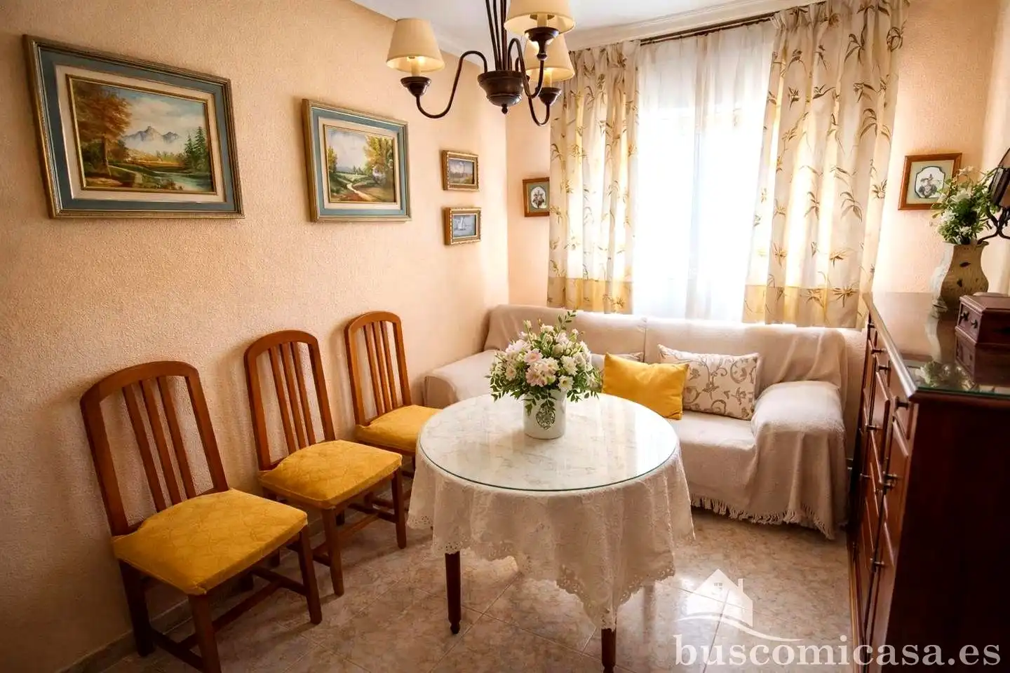 Sala de estar de Piso en venta en Linares con Balcón