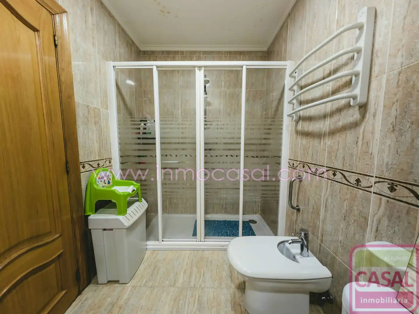 Bathroom of Flat for sale in Avilés  with Heating and Terrace