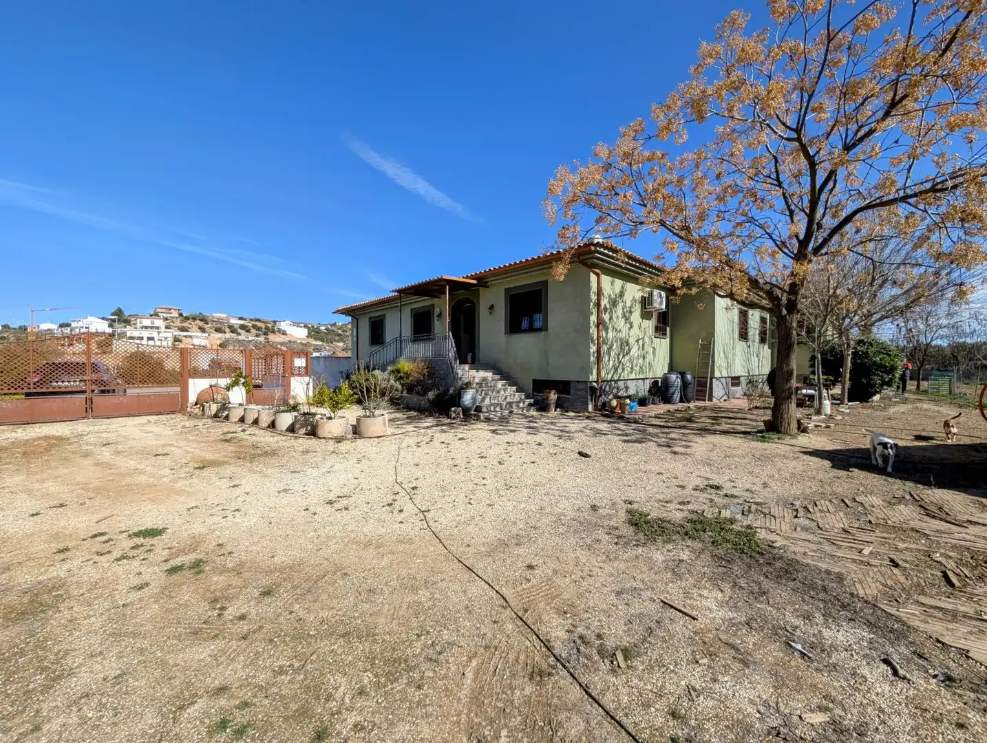 Vista exterior de Casa o xalet en venda en Loja amb Aire condicionat, Calefacció i Terrassa