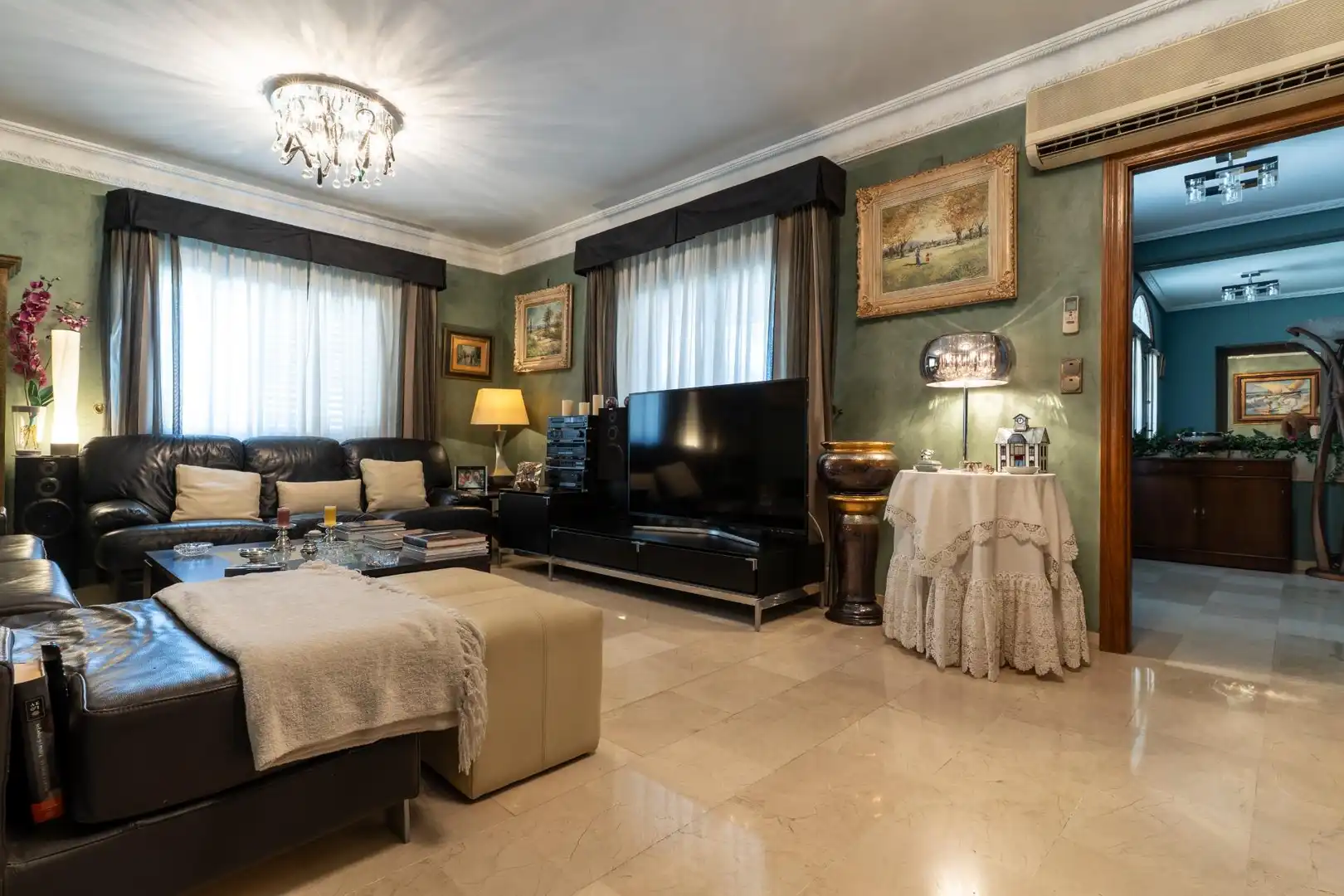 Sala de estar de Casa o chalet en venta en L'Eliana con Aire acondicionado, Calefacción y Jardín privado