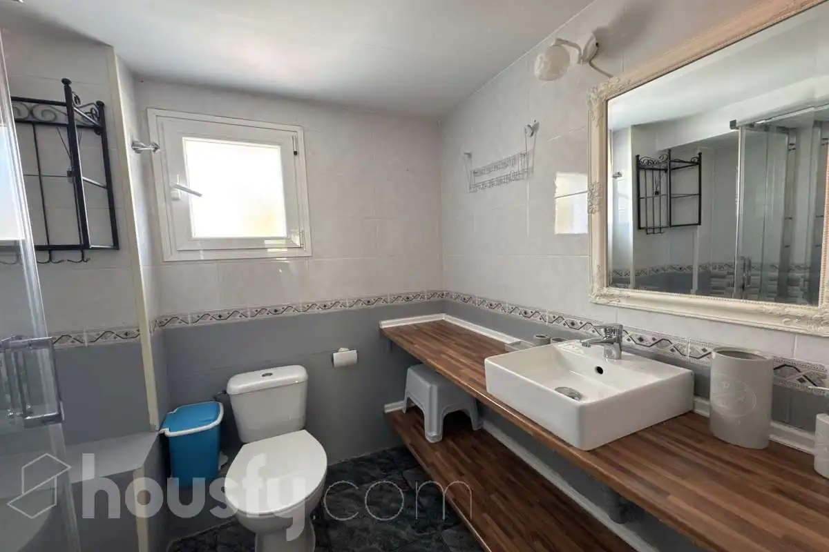Baño de Piso de alquiler en Alcalá de Henares con Aire acondicionado, Calefacción y Balcón