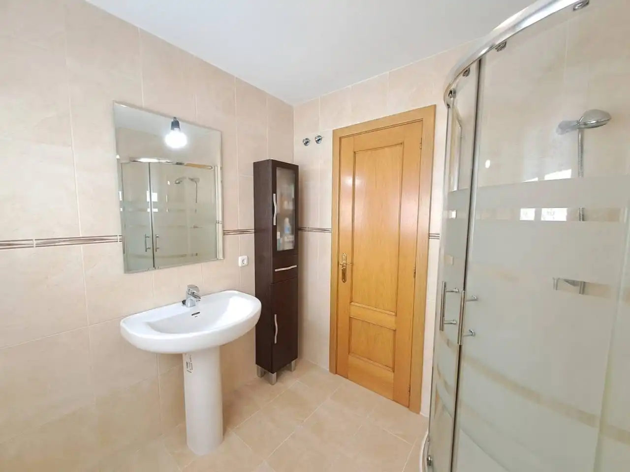Bathroom of Houses for sale in Cardeñajimeno  with Heating, Private garden and Parquet flooring