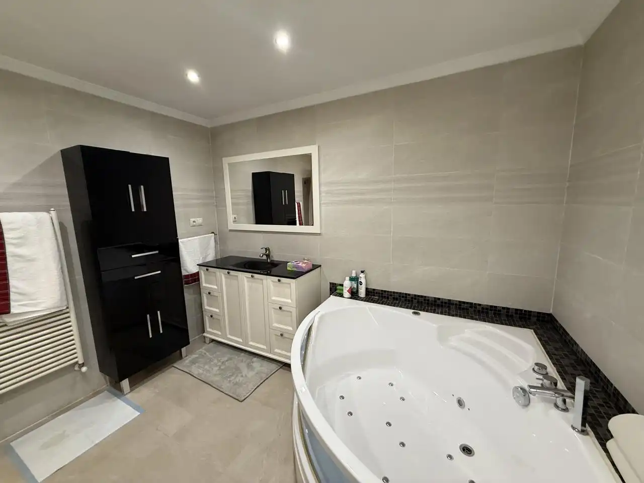 Casa con piscina en venta en Barrio Sámano, imagen 47