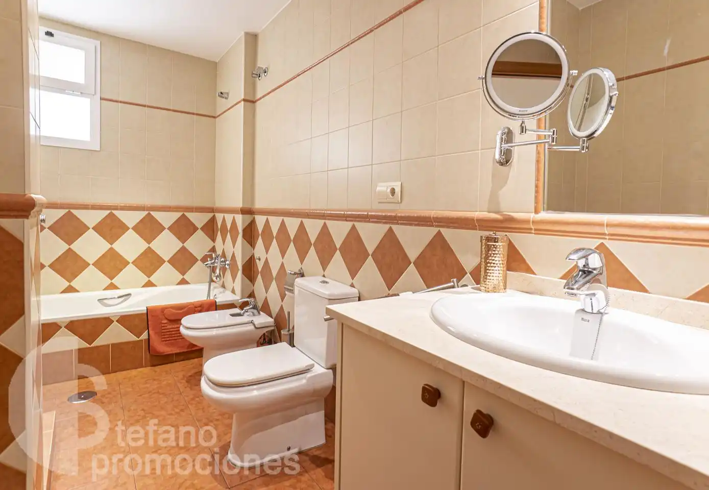 Bathroom of Houses for sale in Málaga  with Air Conditioner, Private garden and Terrace
