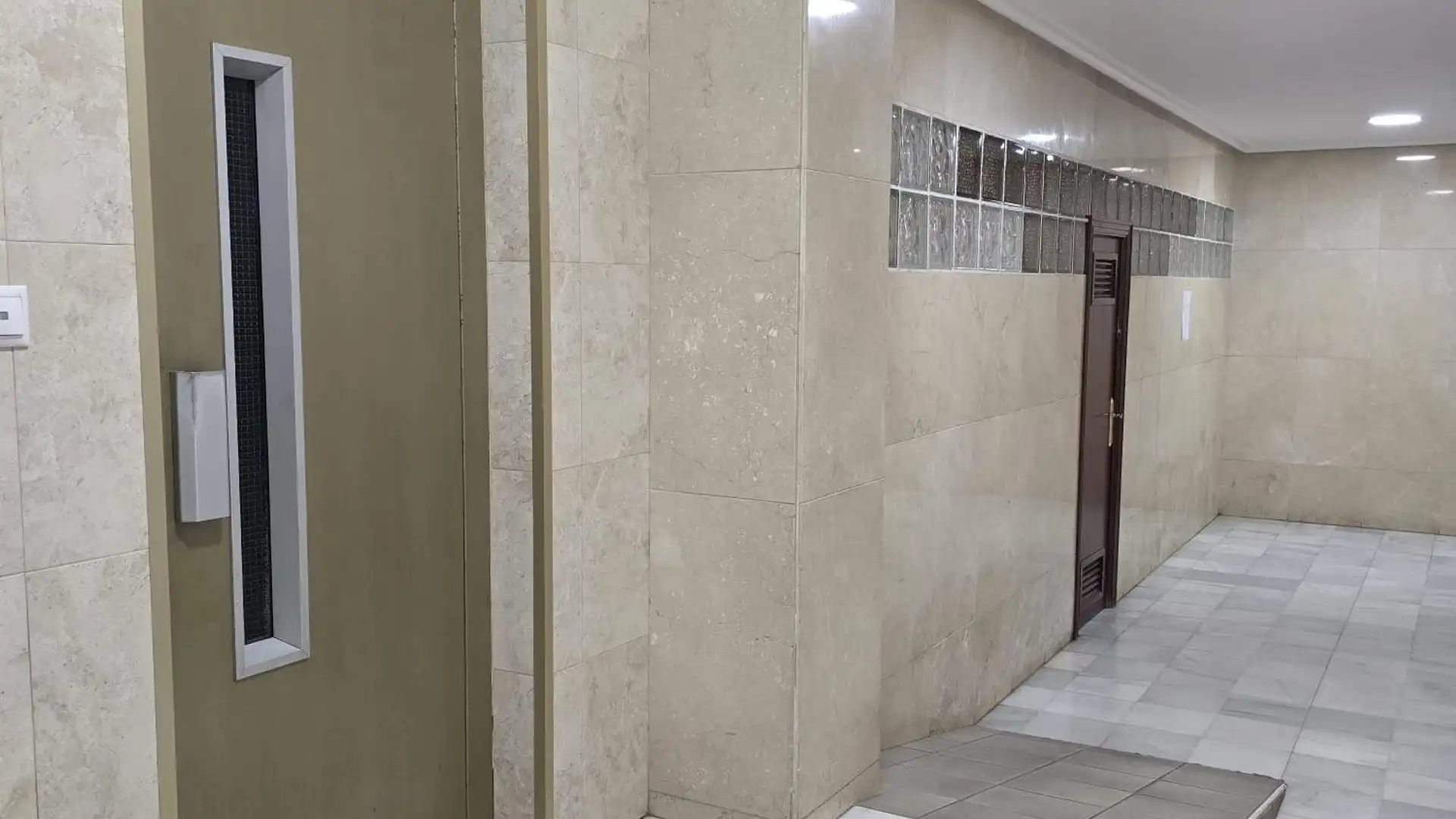 Piso en venta en Elche / Elx con Balcón