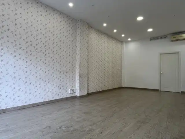 Commercial properties for rent in Carrer d'Emilio Lluch, Vara de Quart