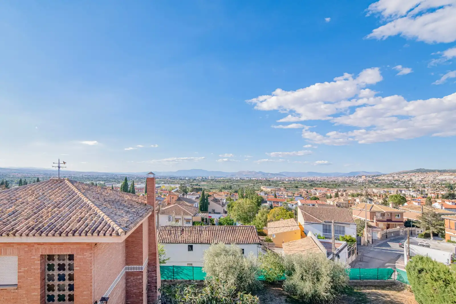 Vista exterior de Casa o chalet en venta en Cájar con Aire acondicionado, Terraza y Amueblado