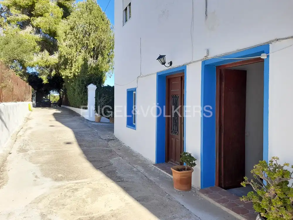 Vista exterior de Casa o xalet en venda en Riba-roja de Túria amb Aire condicionat, Calefacció i Jardí privat