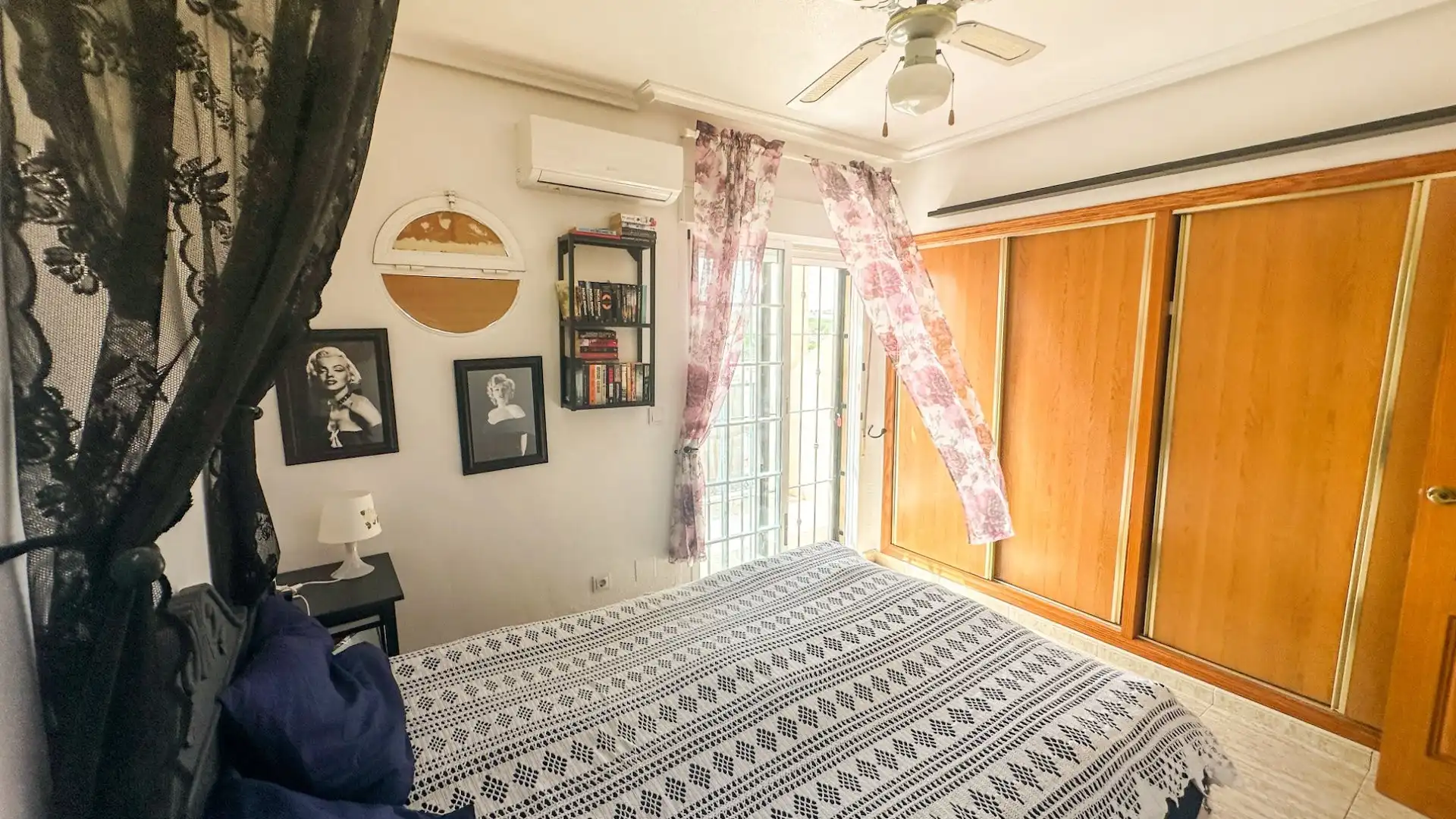 Habitación de Finca rústica en venta en Orihuela con Terraza y Amueblado