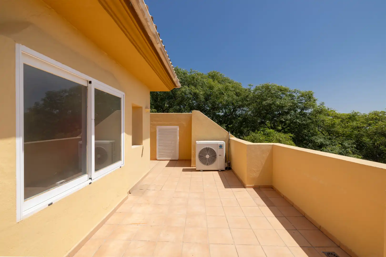 Terrasse von Dachboden zum Verkauf in Marbella mit Klimaanlage, Heizung und Terrasse