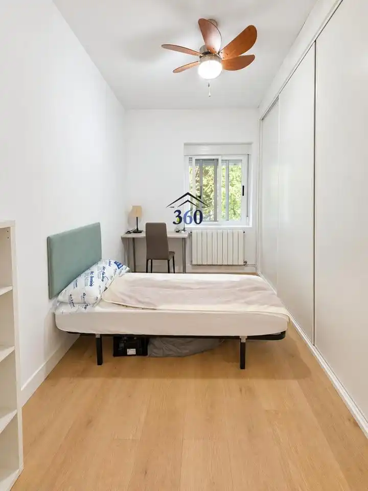 Ground floor for rent in Calle Antonio Reyes Huertas, Centro