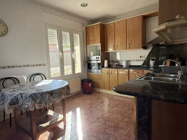 Cocina de Casa o chalet en venta en Vilanova i la Geltrú con Calefacción y Terraza