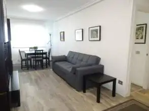 Sala de estar de Piso de alquiler en Gijón  con Calefacción, Parquet y Amueblado