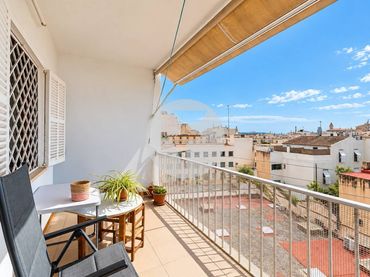Piso con ascensor en venta en Llevant