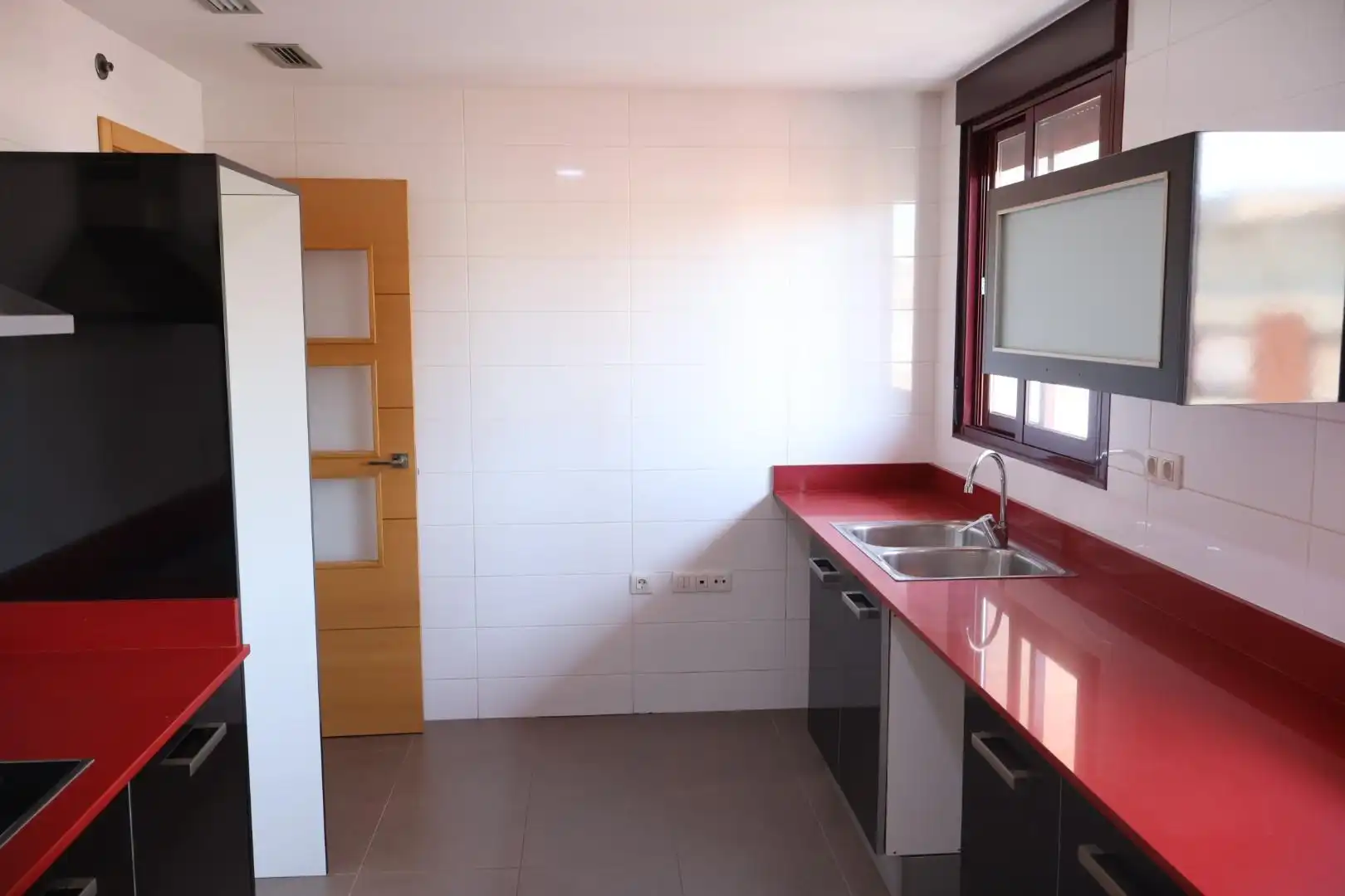 Cuina de Àtic en venda en Castellón de la Plana / Castelló de la Plana amb Aire condicionat, Calefacció i Terrassa