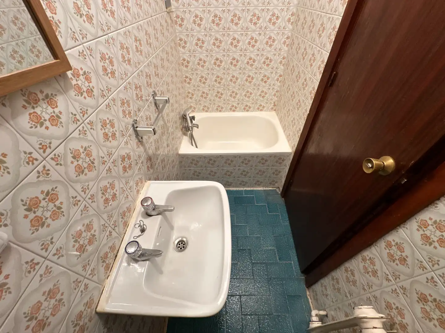 Bathroom of Flat for sale in Cuenca  with Heating, Terrace and Furnished