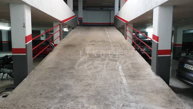 Garaje en Venta en Via Europa - Parc Central