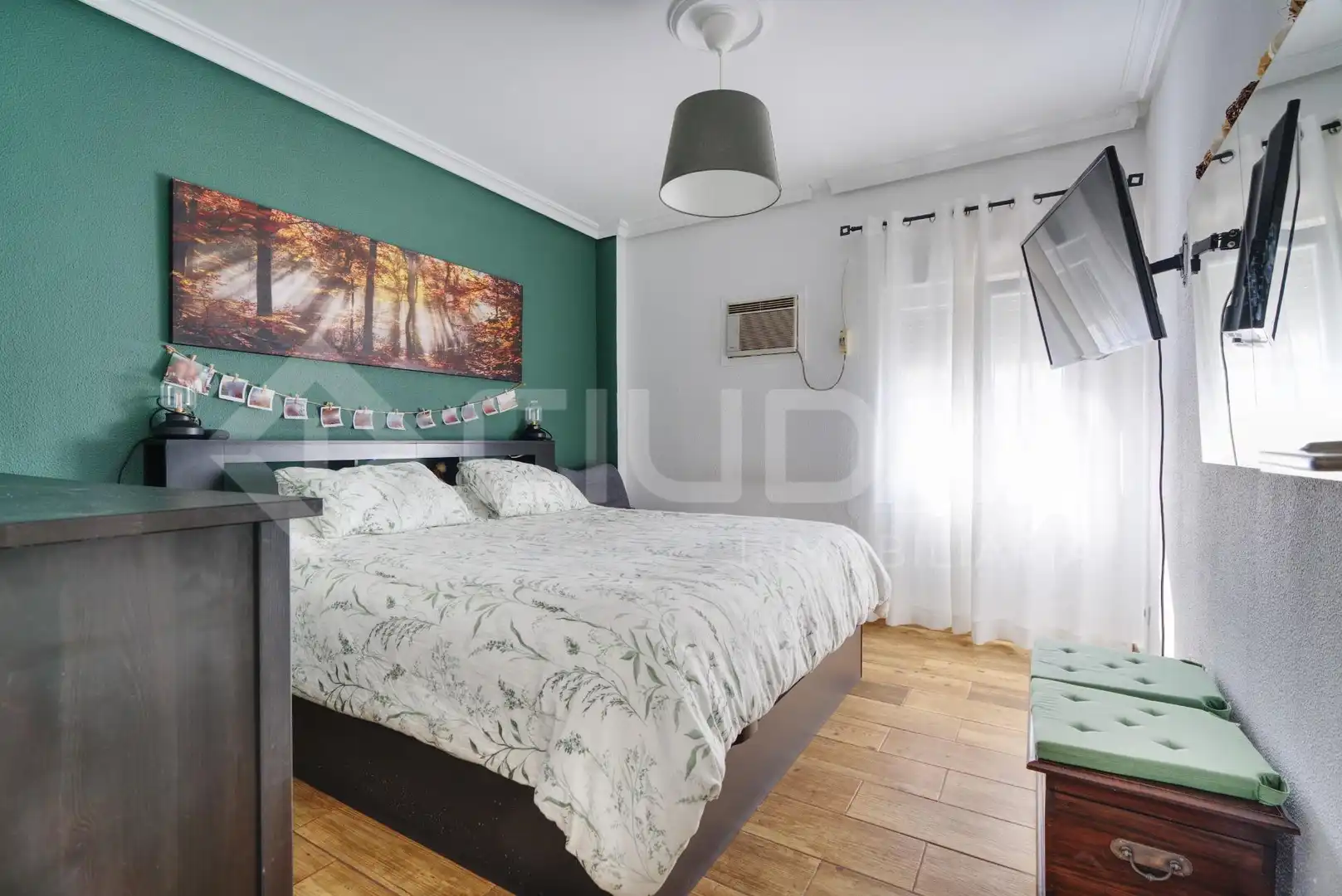 Bedroom of Flat for sale in San Juan de Aznalfarache  with Air Conditioner