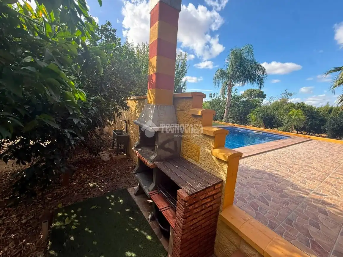 Terraza de Finca rústica en venta en Paradas con Aire acondicionado