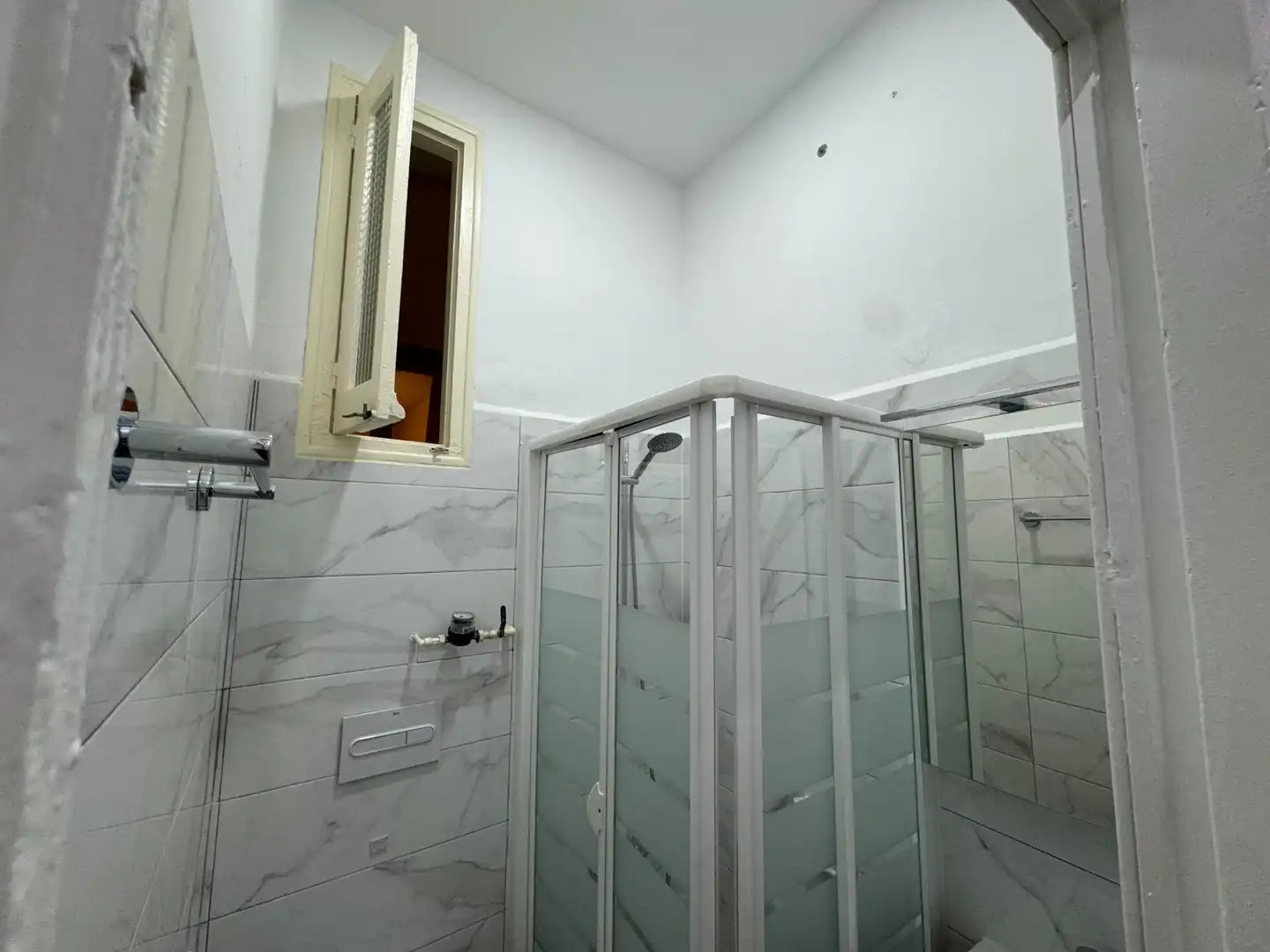 Badezimmer von Wohnung zum Verkauf in Madrid mit Klimaanlage, Heizung und Möbliert