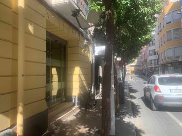 Local comercial de lloguer a Calle Alejandro Seiquer 11