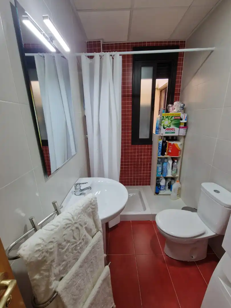 Bathroom of Flat for sale in Fernán-Núñez  with Air Conditioner, Storage room and Furnished