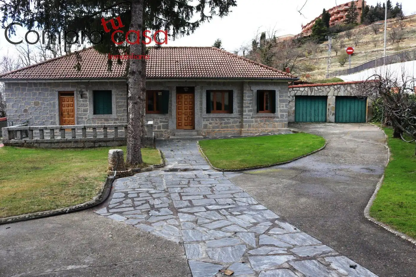Vista exterior de Casa o xalet en venda en Segovia amb Calefacció, Jardí privat i Terrassa