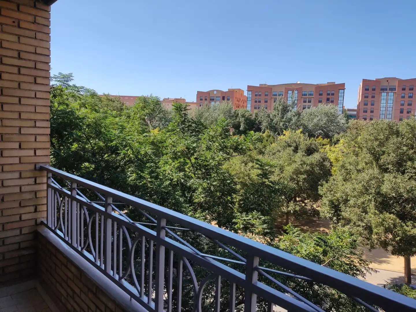 Außenansicht von Wohnung zur Miete in Granada mit Heizung, Möbliert und Waschmaschine