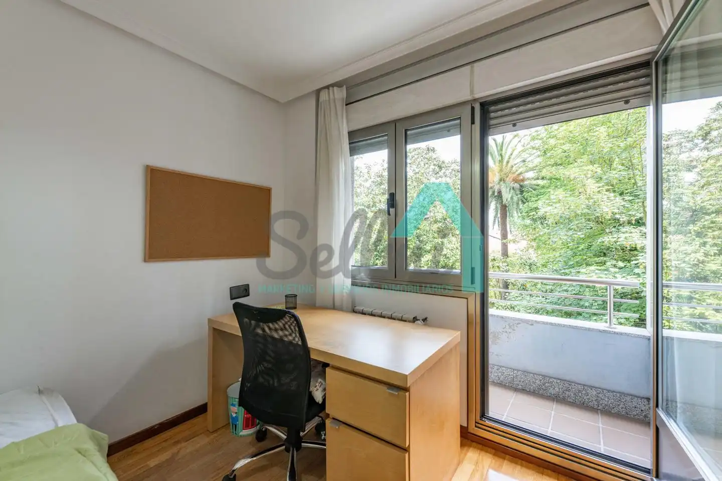 Pis de lloguer en Oviedo  amb Calefacció, Parquet i Terrassa