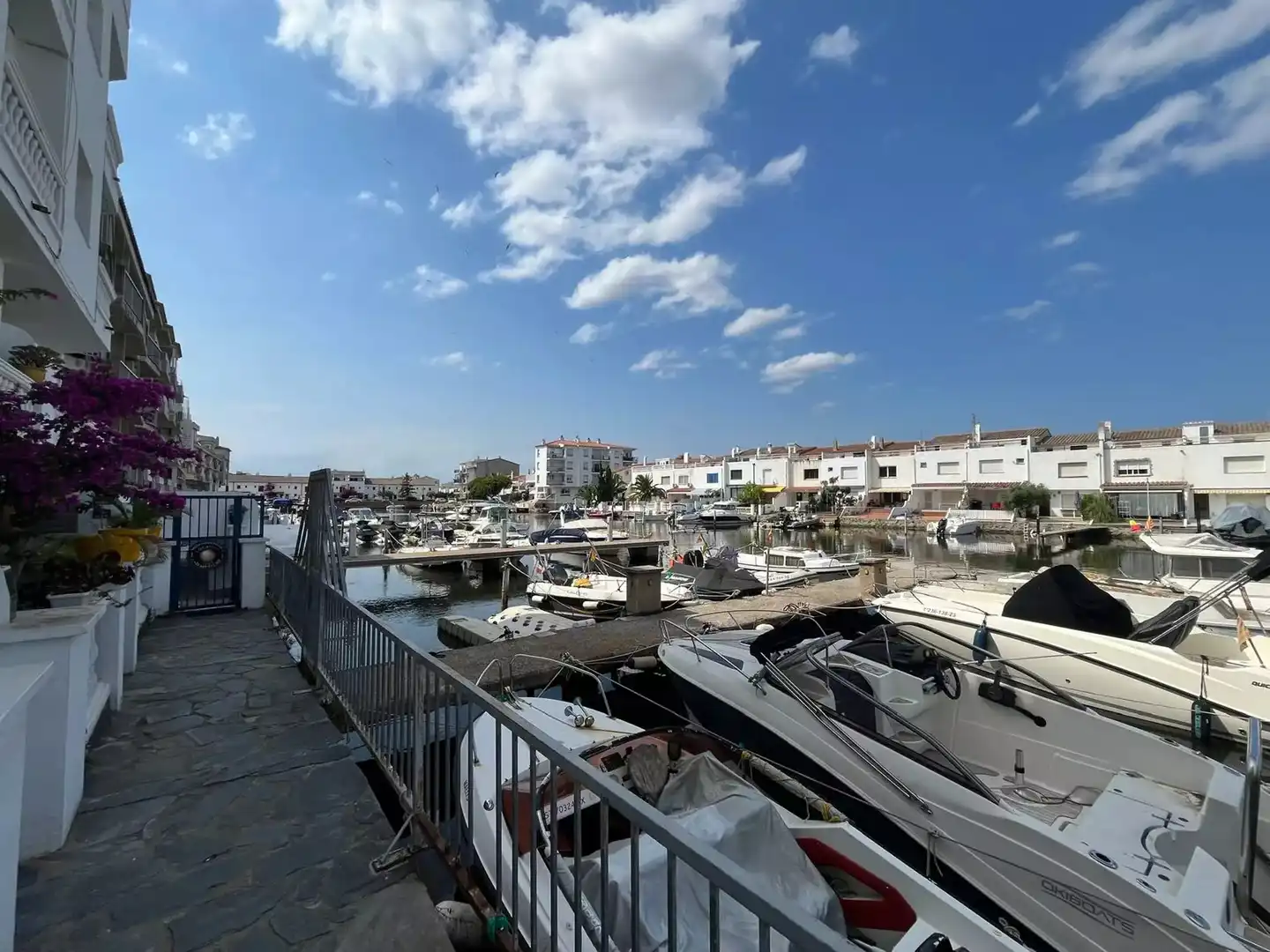 Vista exterior de Apartamento en venta en Empuriabrava