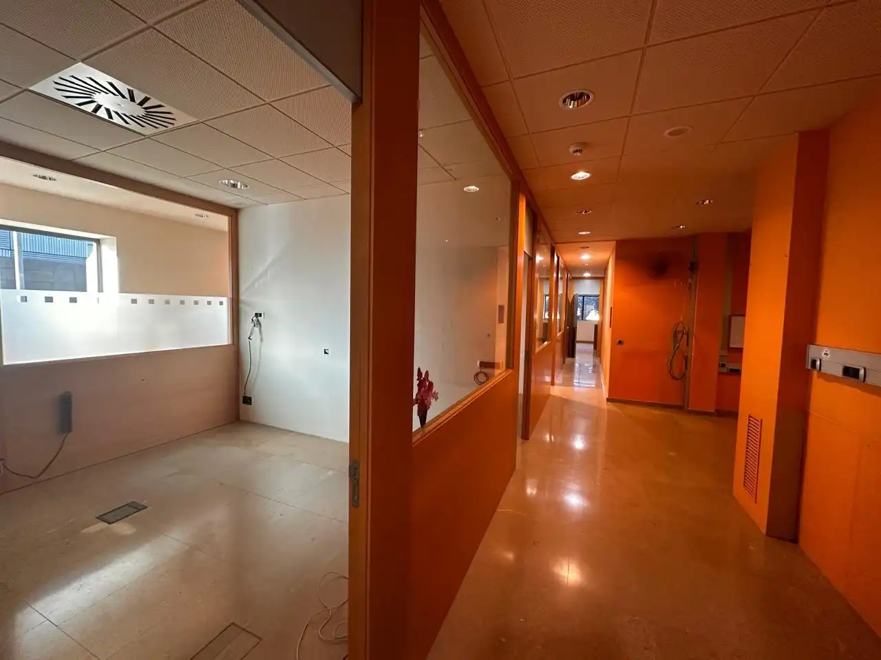 Local comercial de lloguer a JOSEP UMBERT I VENTURA, imagen 34