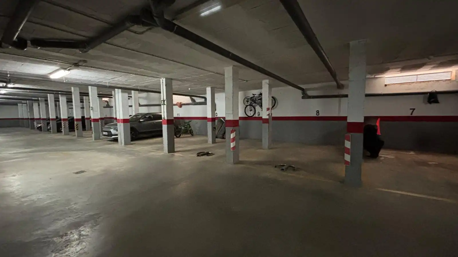 Aparcament de Àtic en venda en La Unión amb Terrassa i Piscina comunitària