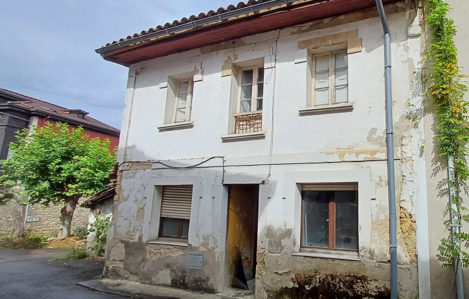 Vista exterior de Casa o xalet en venda en Nava amb Piscina