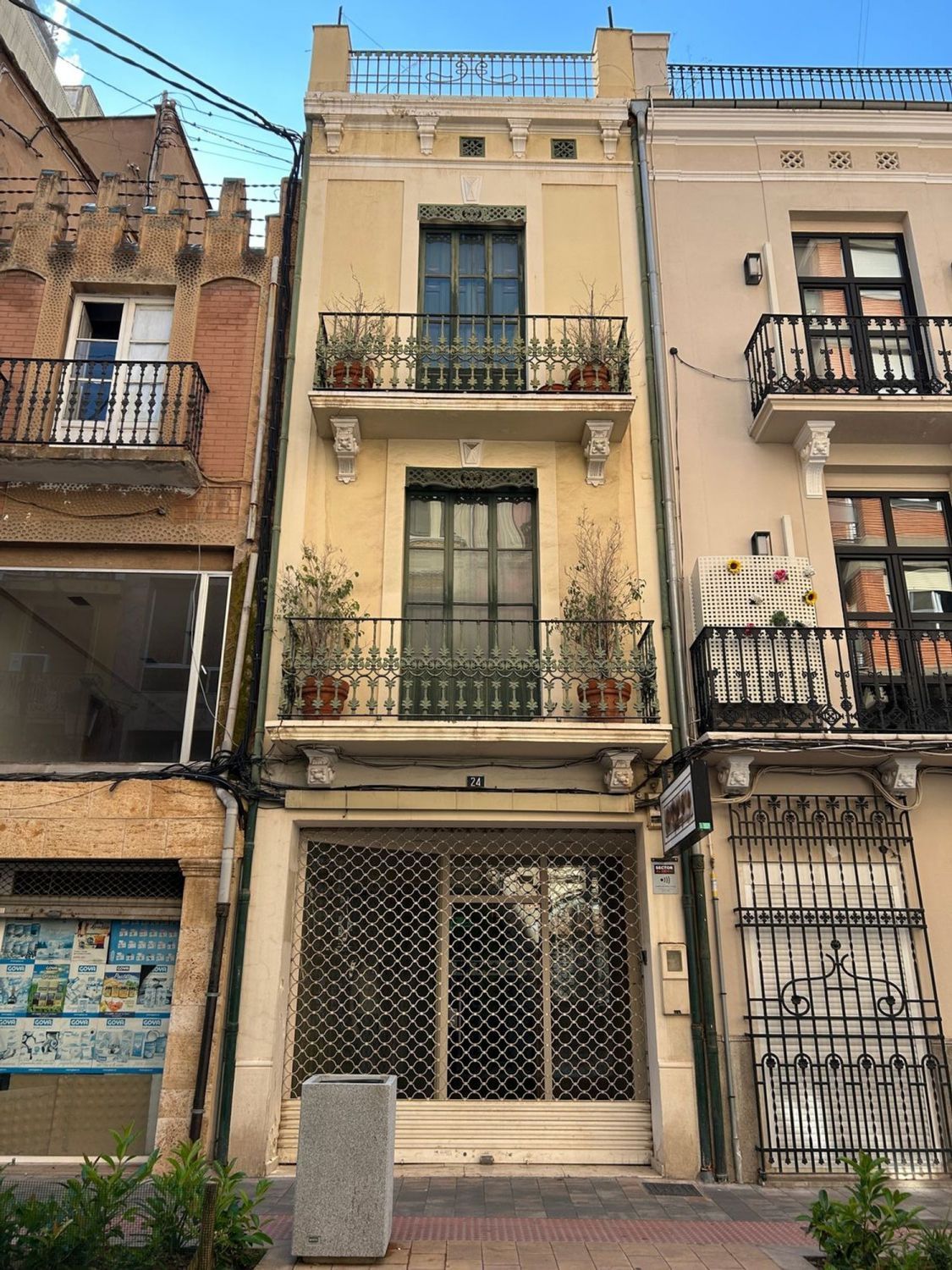 Vista exterior de Casa o xalet de lloguer en Castellón de la Plana / Castelló de la Plana amb Aire condicionat, Terrassa i Traster