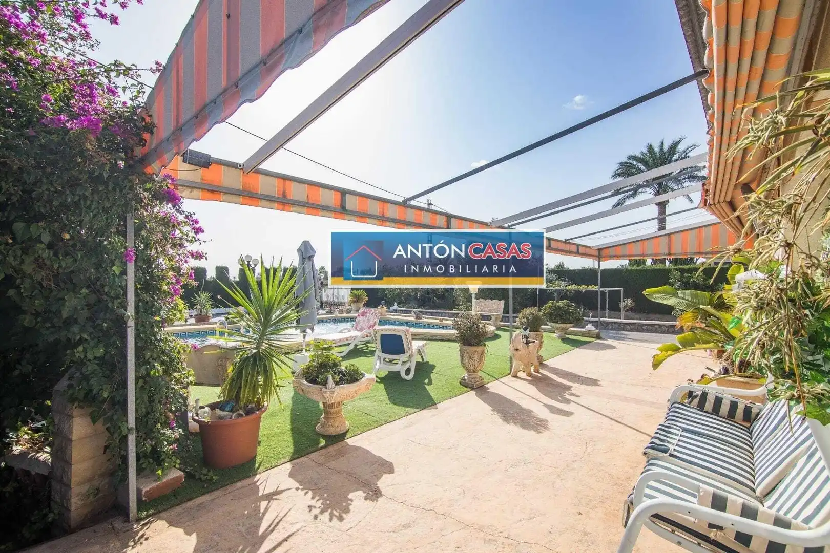Casa con piscina en venta en La Algoda - Matola - Llano de San José
