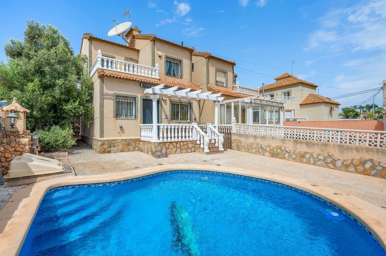Reihenhaus mit Pool zum Verkauf in San Miguel de Salinas