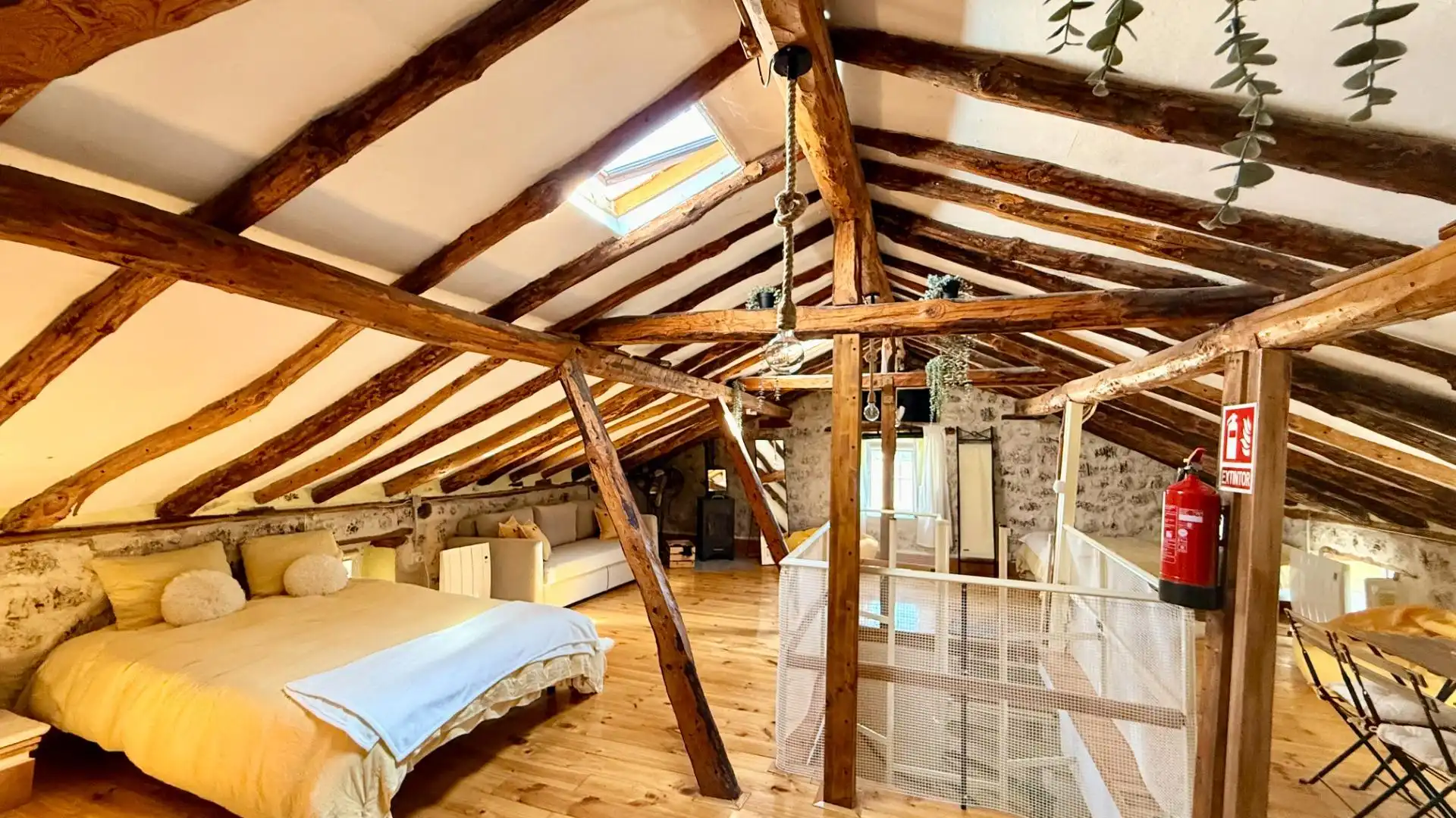 Habitación de Casa o chalet en venta en Cozuelos de Fuentidueña con Alarma