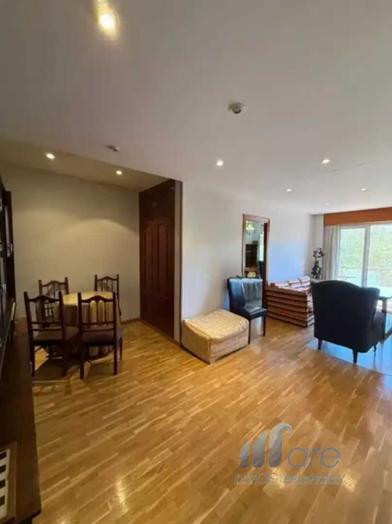 Piso en venta en Granada con Calefacción, Terraza y Amueblado