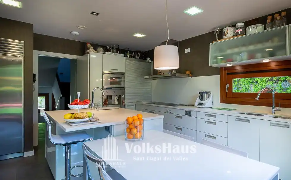 Küche von Haus oder Chalet zum Verkauf in Sant Cugat del Vallès mit Klimaanlage, Heizung und Privatgarten