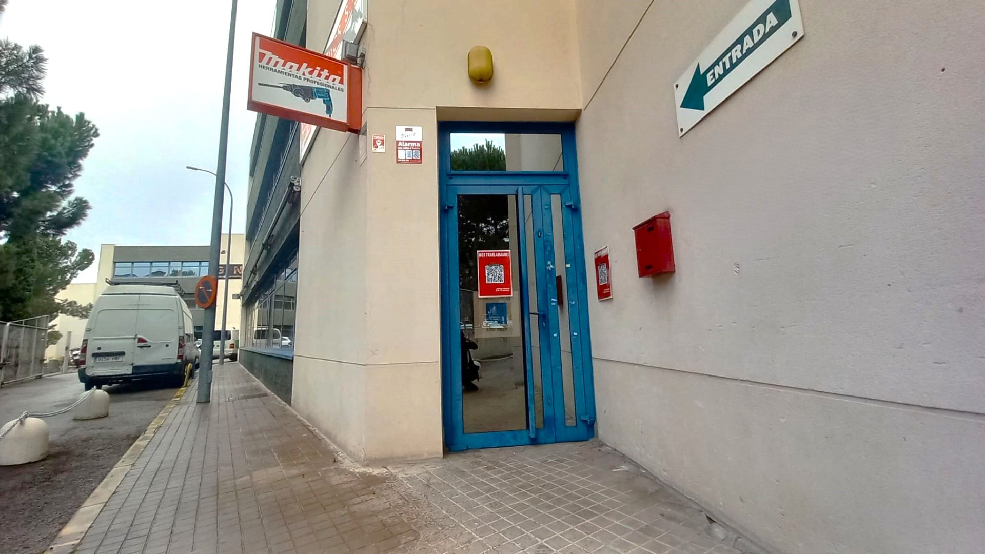 Premises for sale in Alcobendas  with Air Conditioner, Heating and Internet
